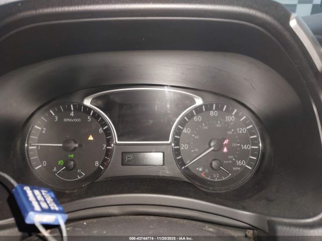 Nissan Pathfinder Platinum Image 2