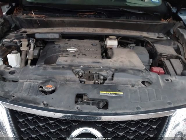 Nissan Pathfinder Platinum Image 11