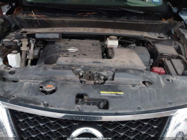 Nissan Pathfinder Platinum Image 11