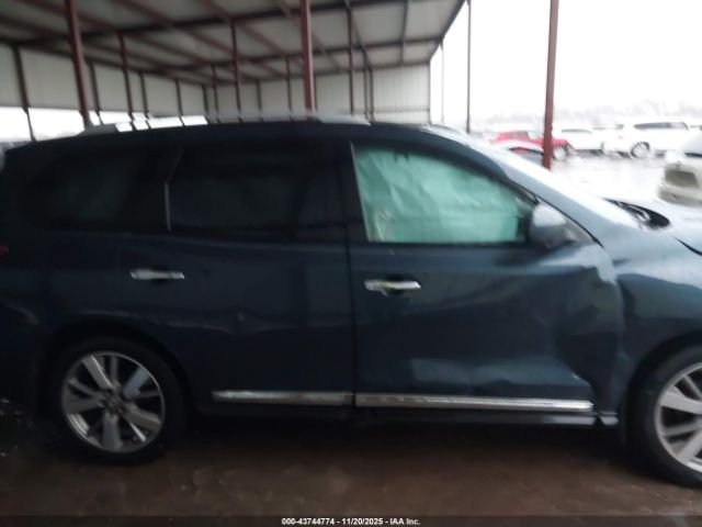 Nissan Pathfinder Platinum Image 14