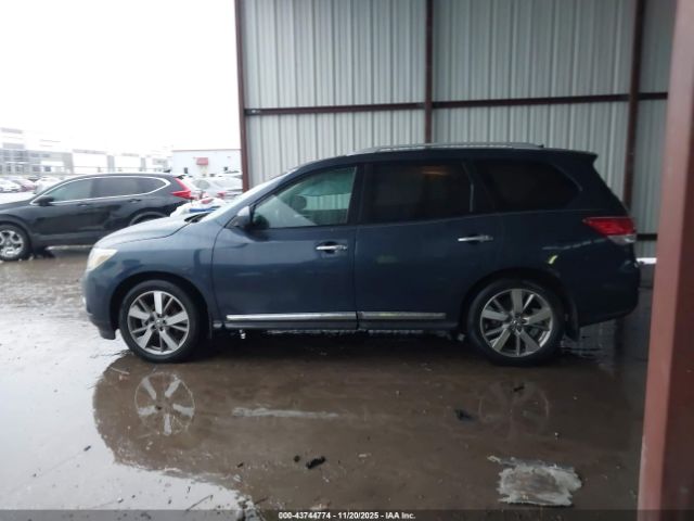 Nissan Pathfinder Platinum Image 3