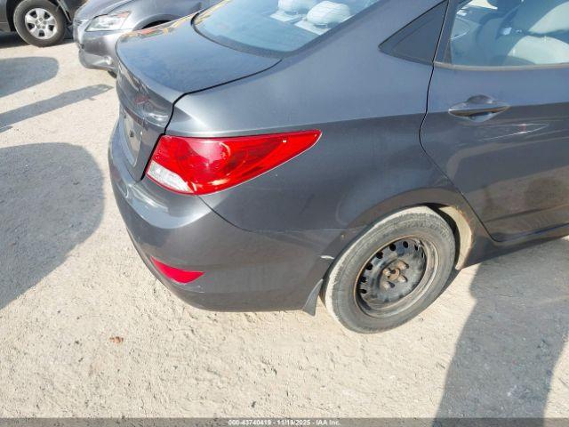 Hyundai ACCENT Gls Image 10