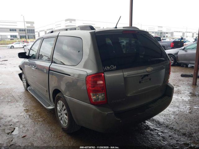 Kia Sedona Lx Image 12