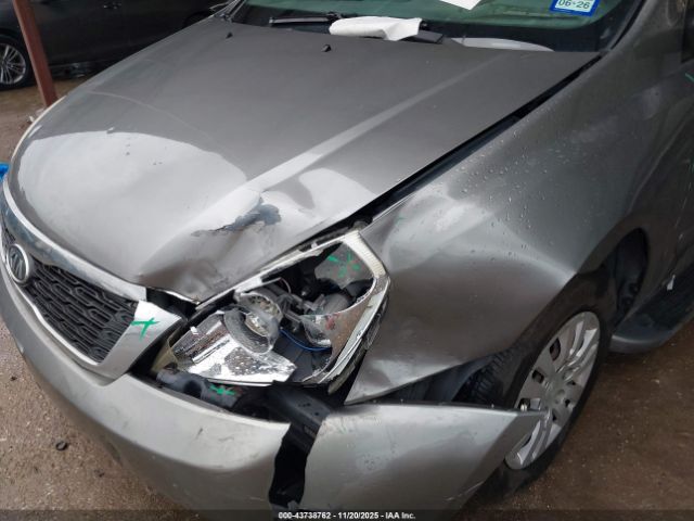 Kia Sedona Lx Image 16