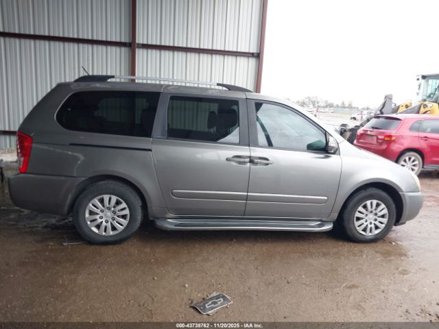 Kia Sedona Lx Image 4