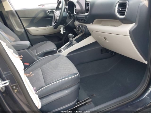 Hyundai VENUE Denim Image 2