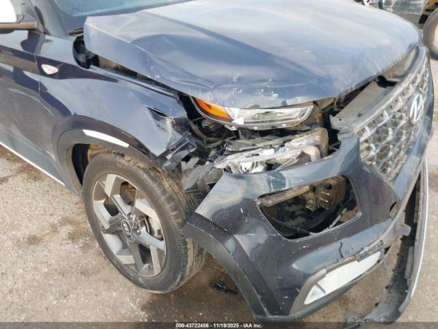 Hyundai VENUE Denim Image 12