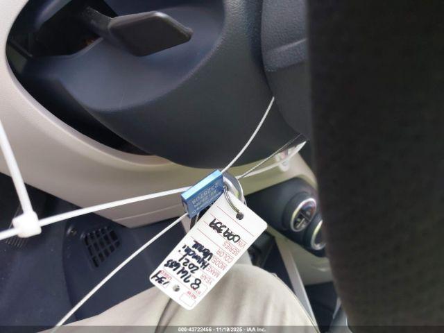 Hyundai VENUE Denim Image 4