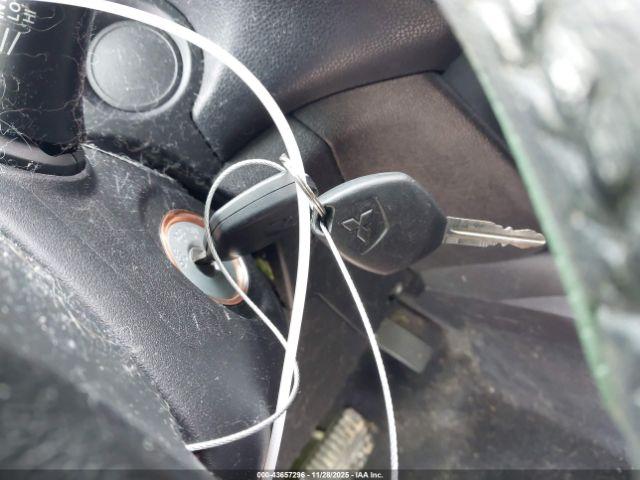 Mitsubishi Outlander Es Image 4