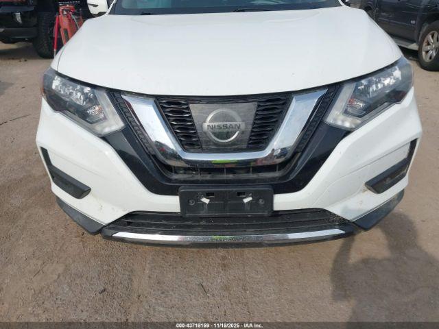 Nissan Rogue S Image 4