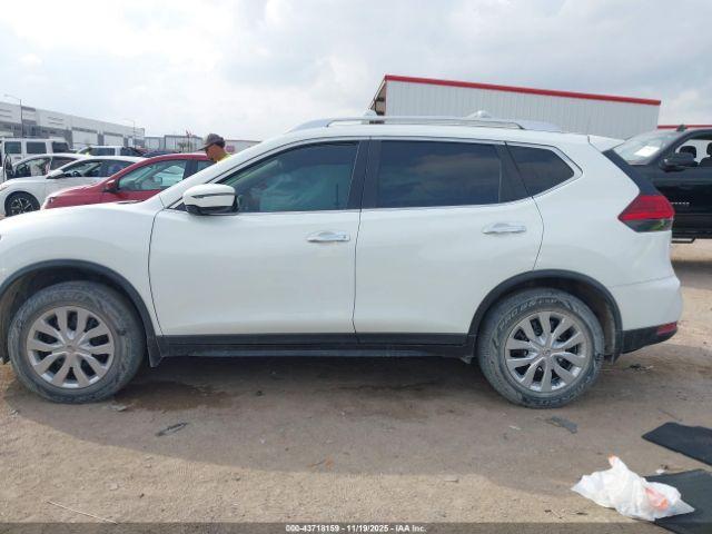 Nissan Rogue S Image 13