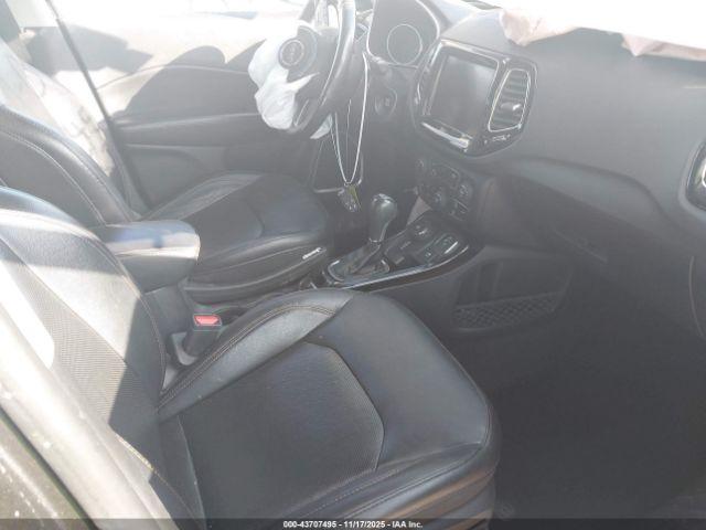 Jeep Compass Limited 4x4 Image 3