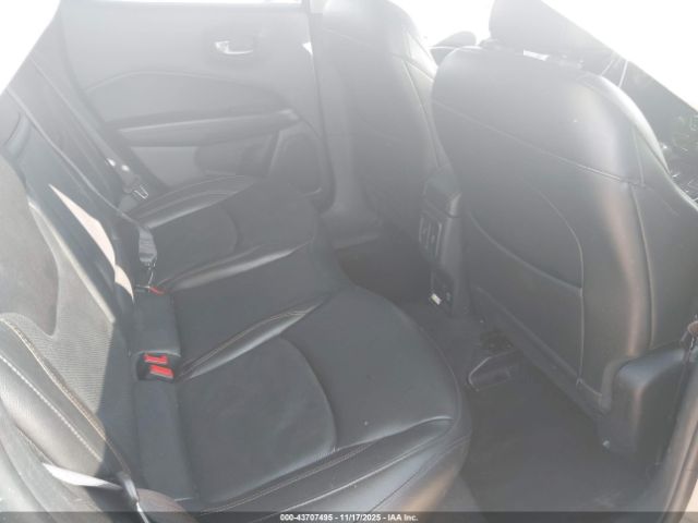 Jeep Compass Limited 4x4 Image 9