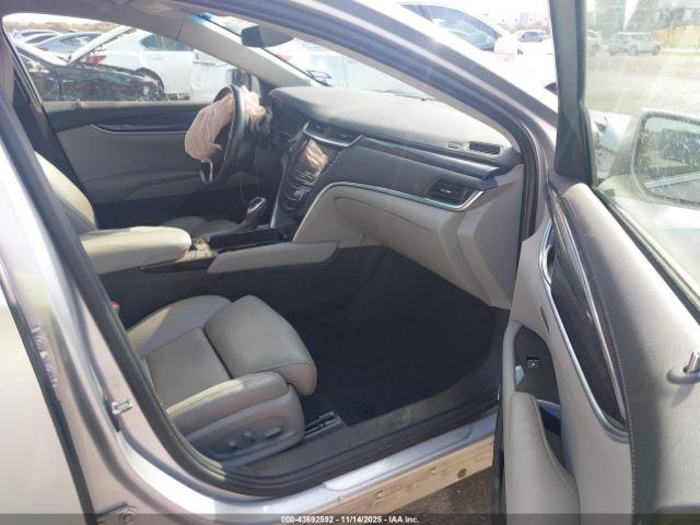 Cadillac XTS Luxury Image 10