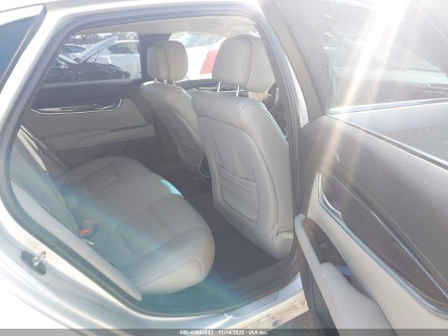 Cadillac XTS Luxury Image 3