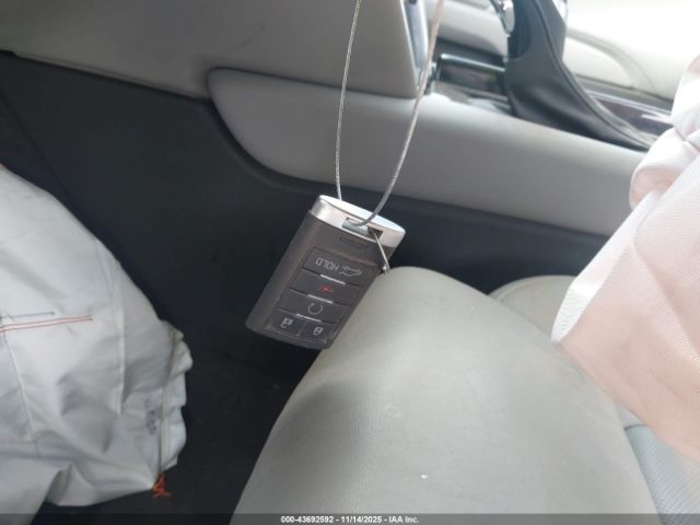 Cadillac XTS Luxury Image 15