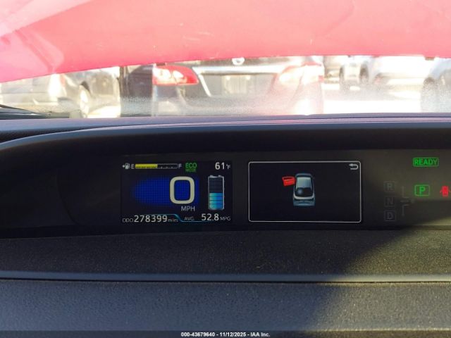 Toyota Prius L Eco Image 10