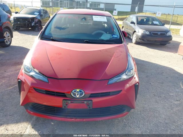 Toyota Prius L Eco Image 5