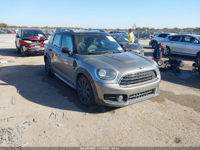 MINI Countryman Oxford Edition Image 1