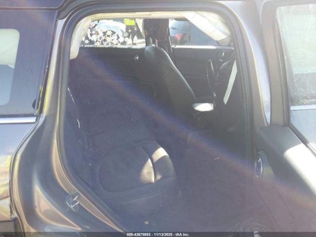 MINI Countryman Oxford Edition Image 14