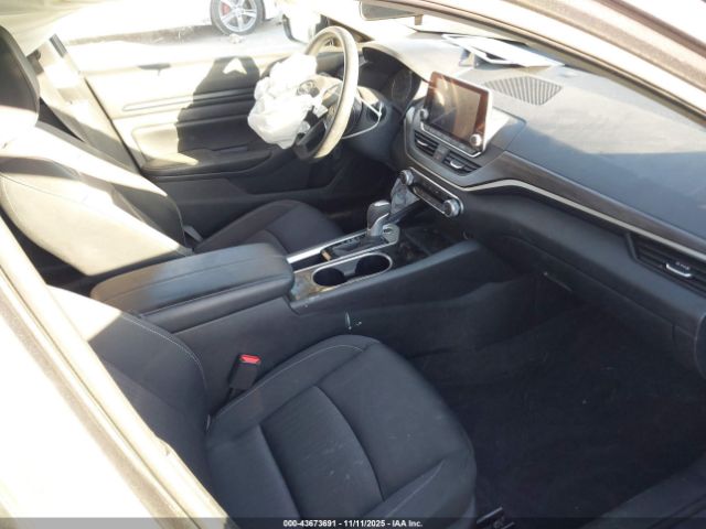 Nissan Altima Sv Fwd Image 15