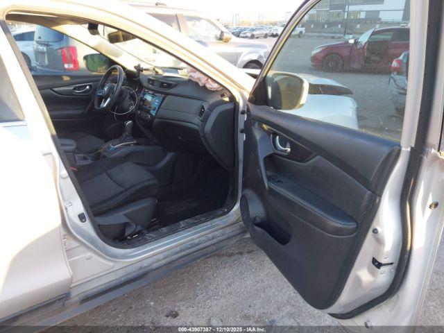 Nissan Rogue S Image 11