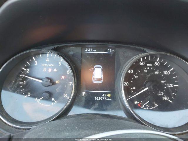 Nissan Rogue S Image 7