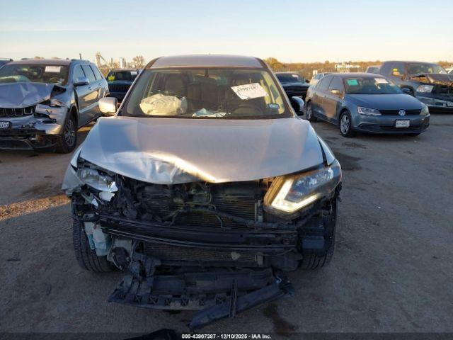 Nissan Rogue S Image 13