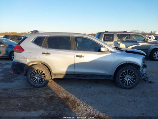 Nissan Rogue S Image 5