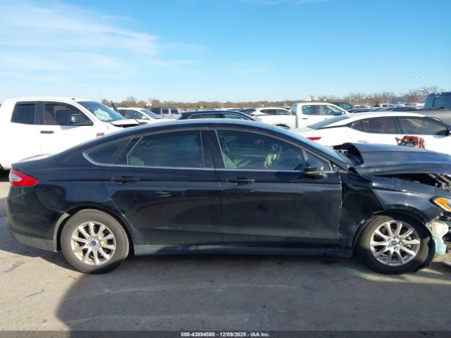 Ford Fusion S Image 12