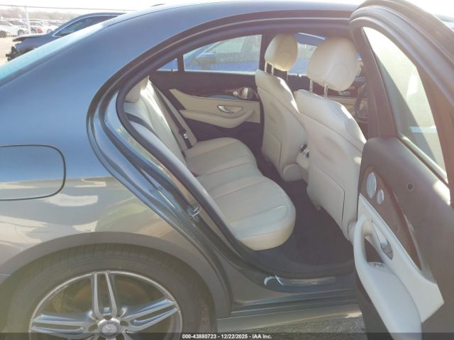 Mercedes-Benz E-Class Image 6