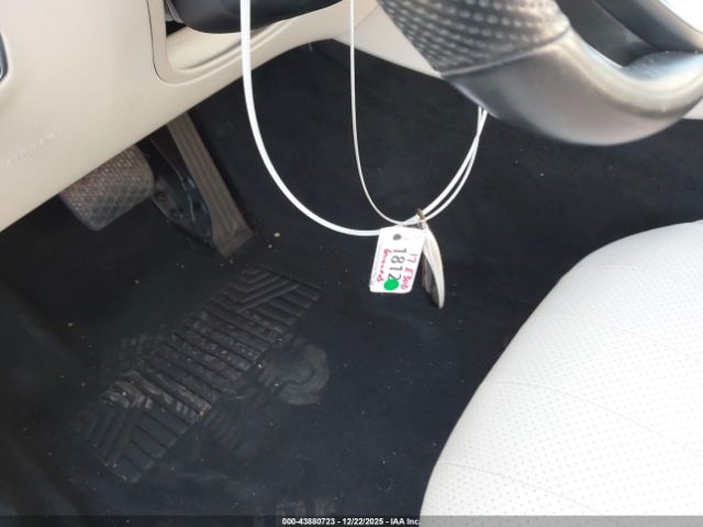 Mercedes-Benz E-Class Image 5