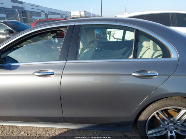 Mercedes-Benz E-Class Image 13