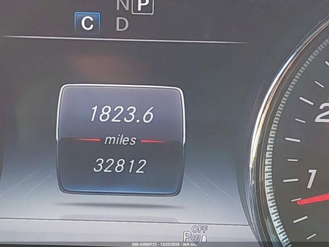 Mercedes-Benz E-Class Image 10