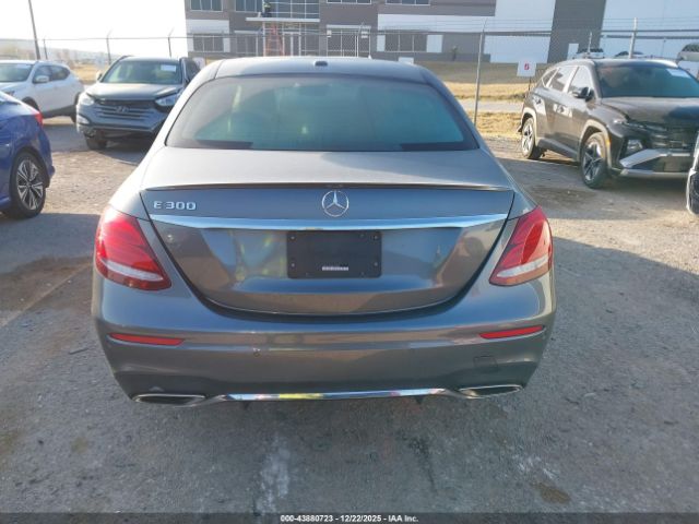 Mercedes-Benz E-Class Image 2