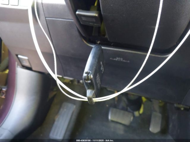 Toyota RAV4 Xle Image 2