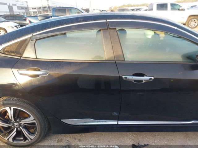 Honda Civic Touring Image 14