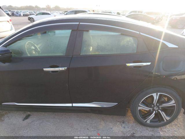 Honda Civic Touring Image 9