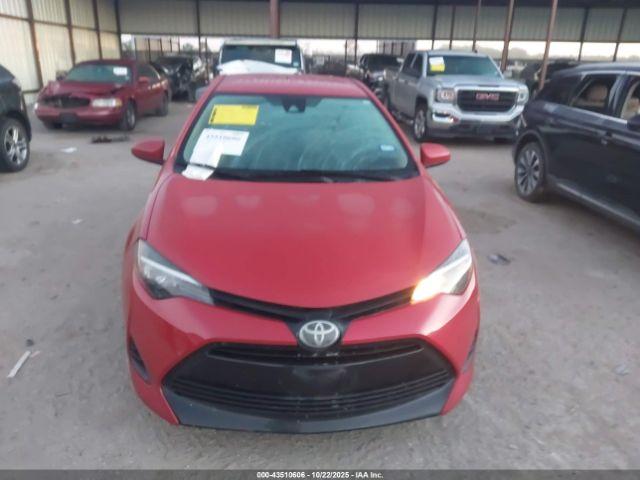 Toyota Corolla Le Image 9