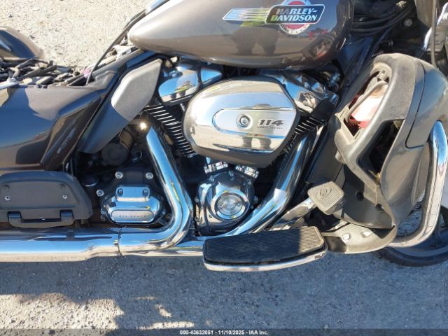 Harley-Davidson Fltrk Image 6