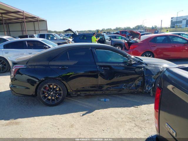 Cadillac CT4 V-series Blackwing Image 11