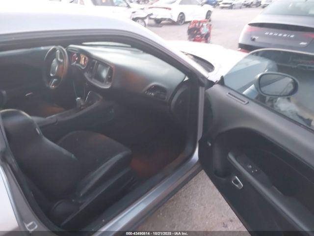 Dodge Challenger Image 11