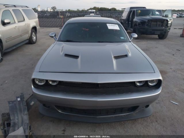 Dodge Challenger Image 13