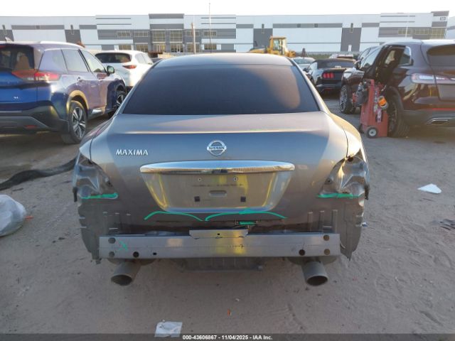 Nissan Maxima Image 15