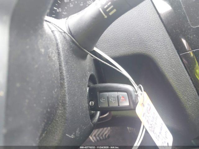 Nissan Rogue S Image 13