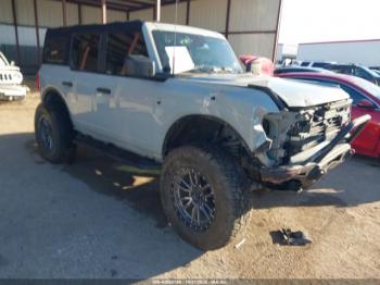  Salvage Ford Bronco