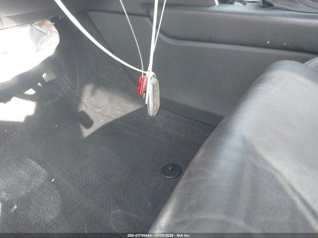 Cadillac XTS Luxury Image 2