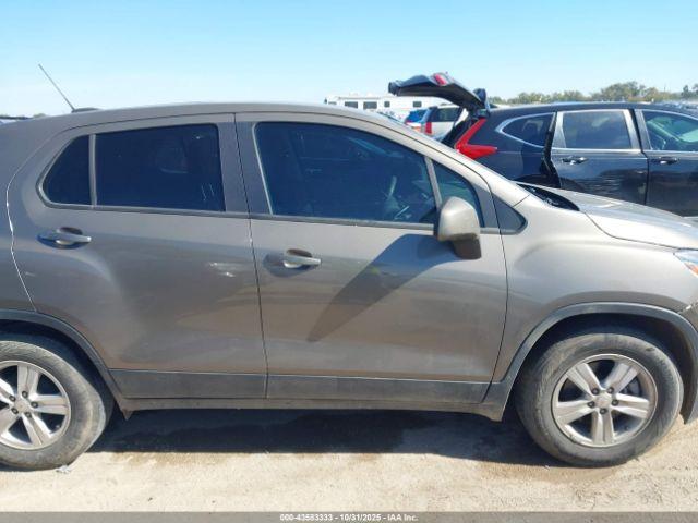 Chevrolet Trax Fwd Ls Image 11