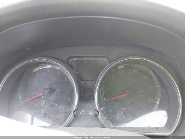 Nissan Versa 1.6 Sv Image 11