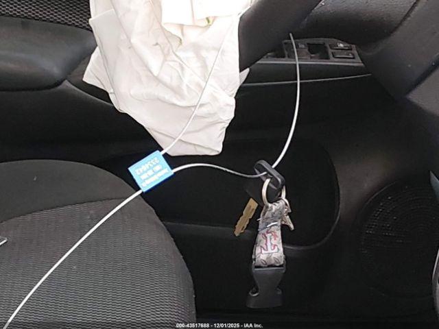 Nissan Versa 1.6 Sv Image 10